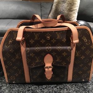 Louis Vuitton Dog Carrier-Carry your dog in style